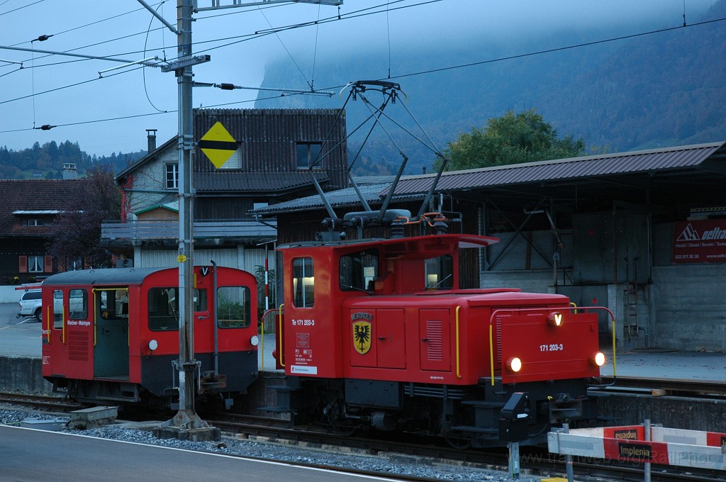 1997-0014-101010.jpg - ZB Te 171.203-3 «Meiringen» + Tm'' 597 «Manöver-Meiringen» / Meiringen-Hasliberg 10.10.2010
