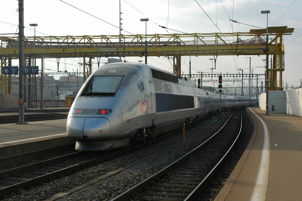 1998-0046-141010.jpg - SNCF TGV 384.019 / Zürich HB 14.10.2010