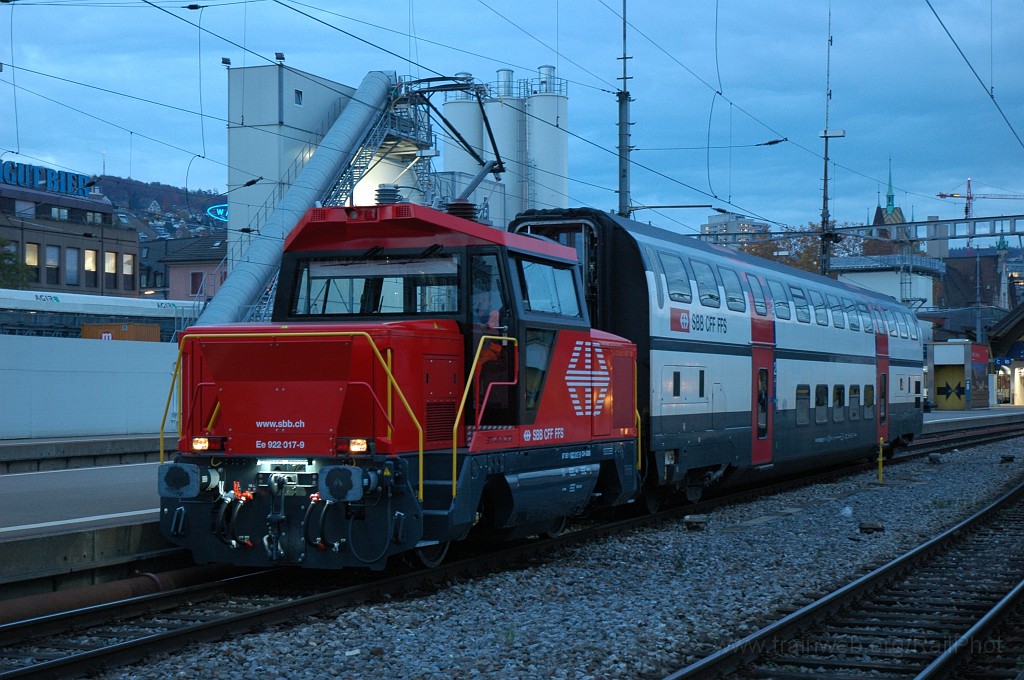 2016-0028-031110.jpg - SBB-CFF Ee 922.017-9 / Zürich HB 3.11.2010