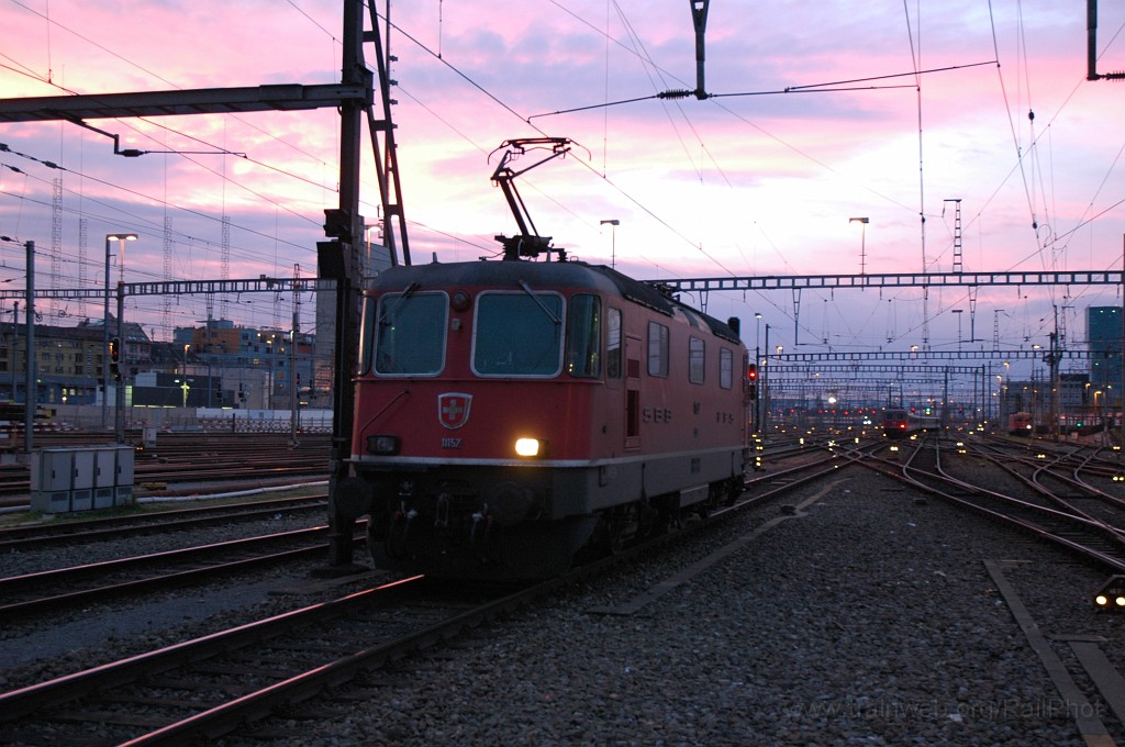 2016-0047-031110.jpg - SBB-CFF Re 4/4'' 11157 / Zürich HB 3.11.2010