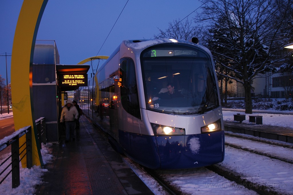 2053-0049-261210.jpg - SNCF U 25618 / Tour Nessel 26.10.2010