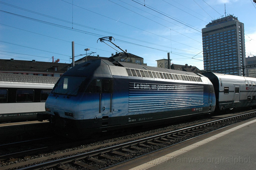 2087-0012-010411.jpg - SBB-CFF Re 460.002-9 «Seeland / le train, un geste pour le climat» / Zürich-Oerlikon 1.4.2011
