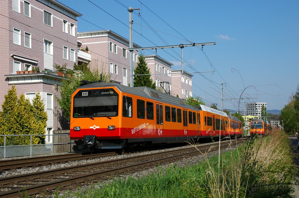 2091-0002-150411.jpg - SZU Be 556.523-9 + Be 556.527-0 / Friesenberg 15.4.2011