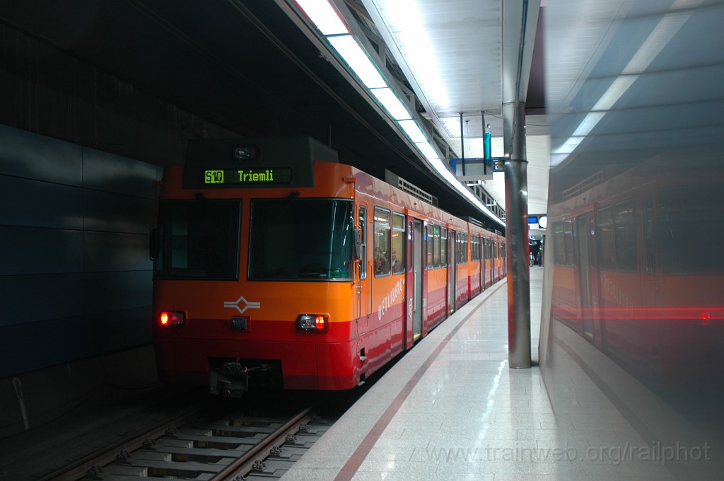 2091-0040-180411.jpg - SZU Be 556.532-0 / Zürich HB 18.4.2011