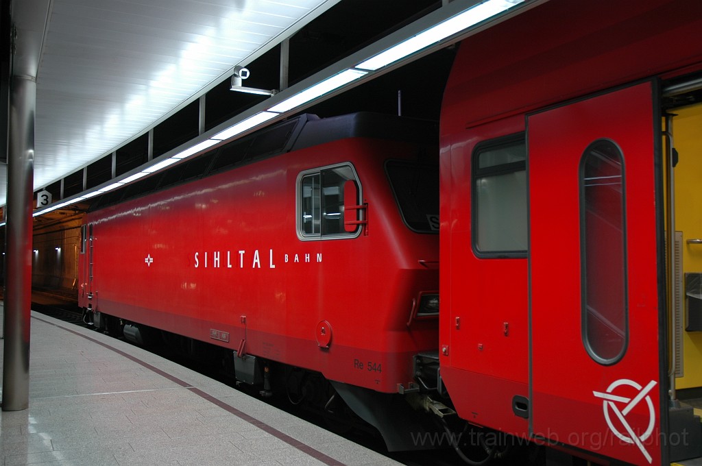 2091-0049-190411.jpg - SZU Re 456.544-6 / Zürich HB 19.4.2011