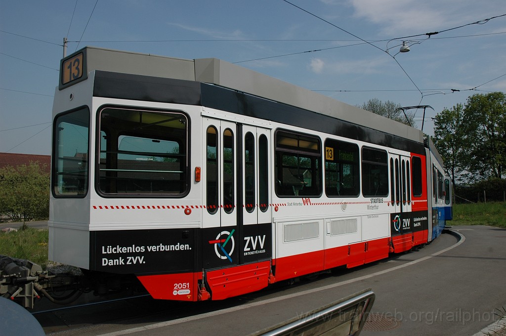 2097-0037-210411.jpg - VBZ Be 4/6'' 2051 + Be 4/6' 2315 «Lückenlos verbunden Dank ZVV» / Albisgütli 21.4.2011