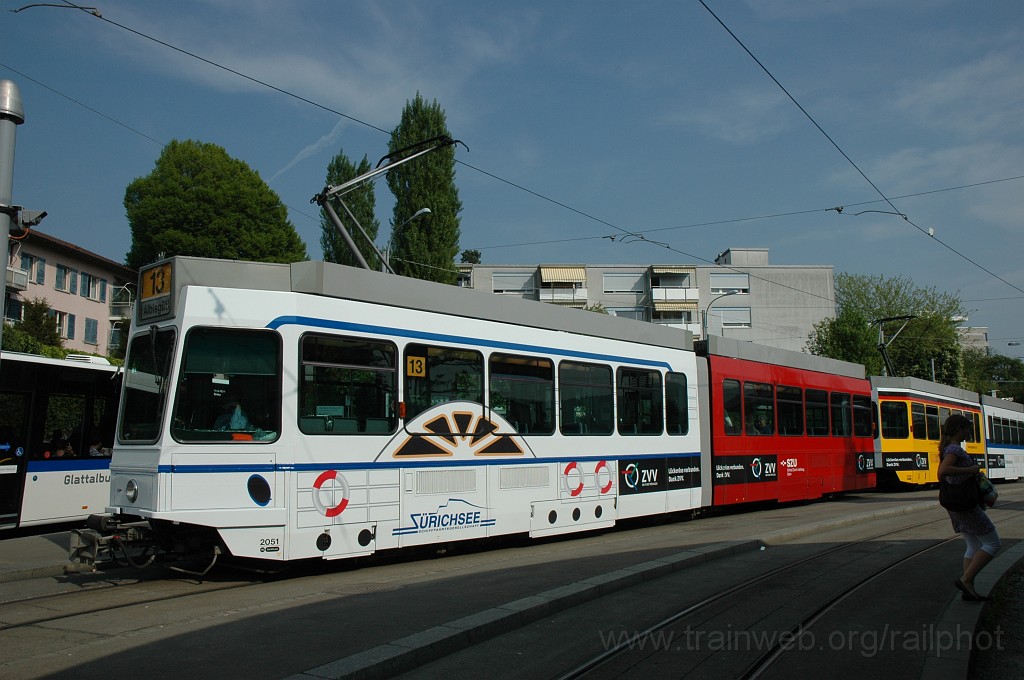 2097-0049-210411.jpg - VBZ Be 4/6'' 2051 + Be 4/6' 2315 «Lückenlos verbunden Dank ZVV» / Frankental 21.4.2011