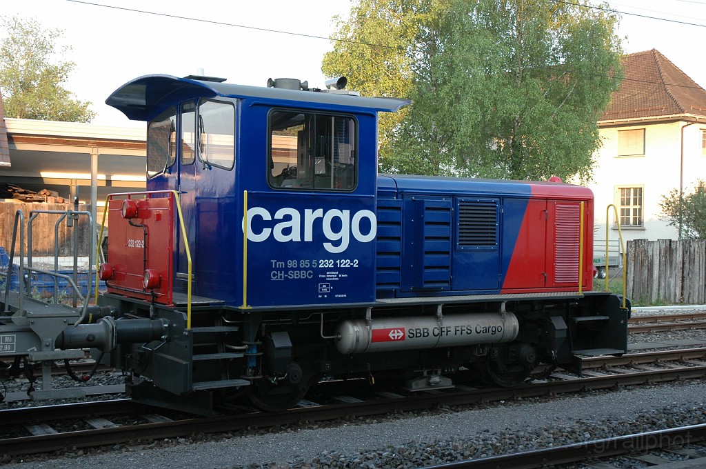 2100-0044-260411.jpg - SBB-CFF Tm 232.122-2 / Hinwil 26.4.2011