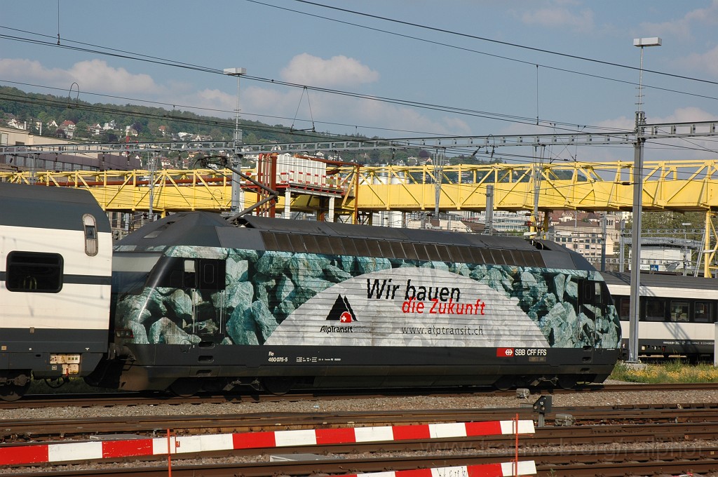 2103-0020-260411.jpg - SBB-CFF Re 460.075-5 «Schafmatt / Alptransit» / Zürich HB 26.4.2011