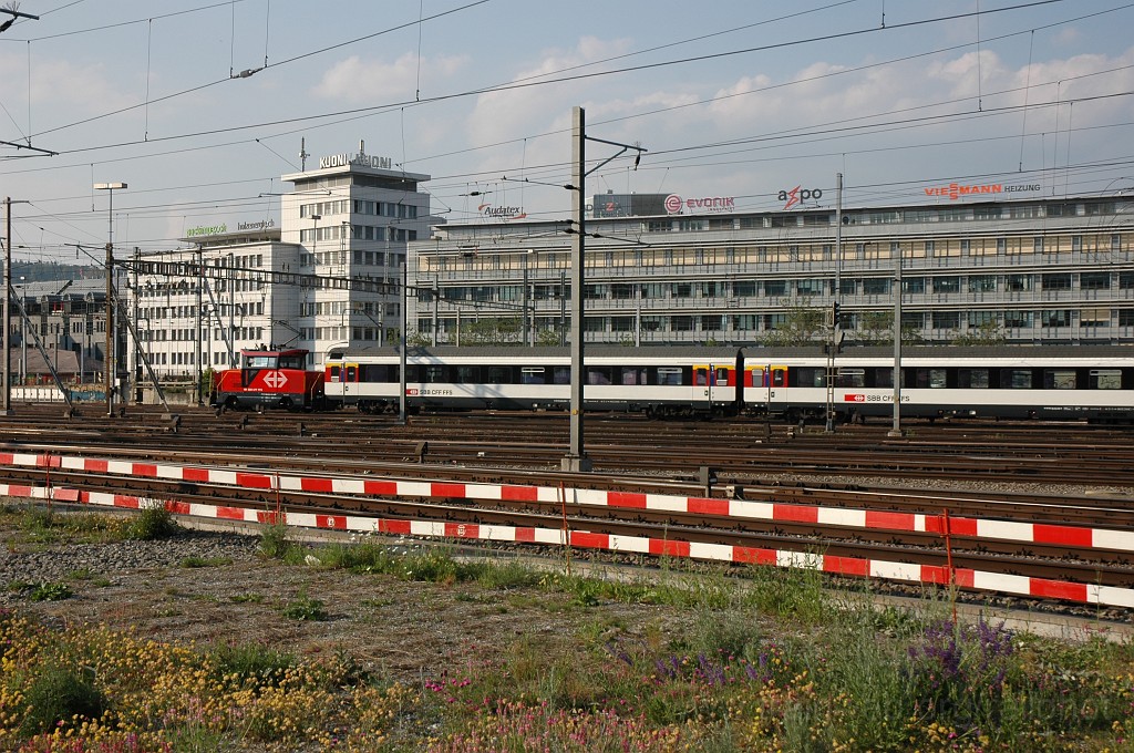 2104-0050-260411.jpg - SBB-CFF Ee 922.013-8 / Zürich HB 26.4.2011