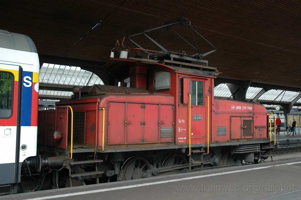 2109-0034-130511.jpg - SBB-CFF Ee 3/3 16390 / Zürich HB 13.5.2011
