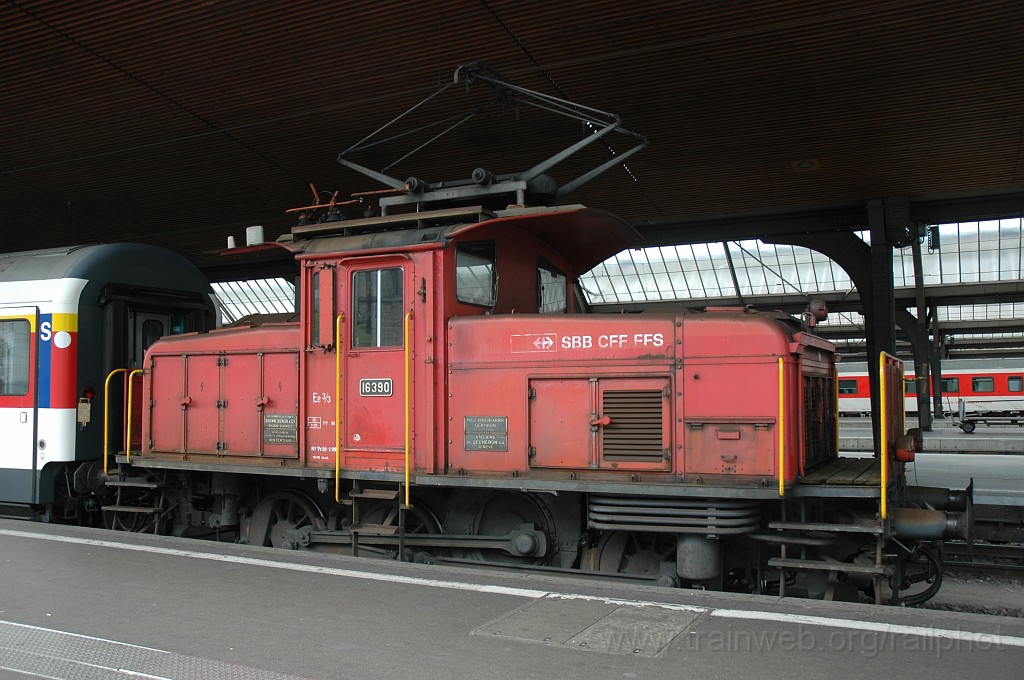 2109-0043-130511.jpg - SBB-CFF Ee 3/3 16390 / Zürich HB 13.5.2011