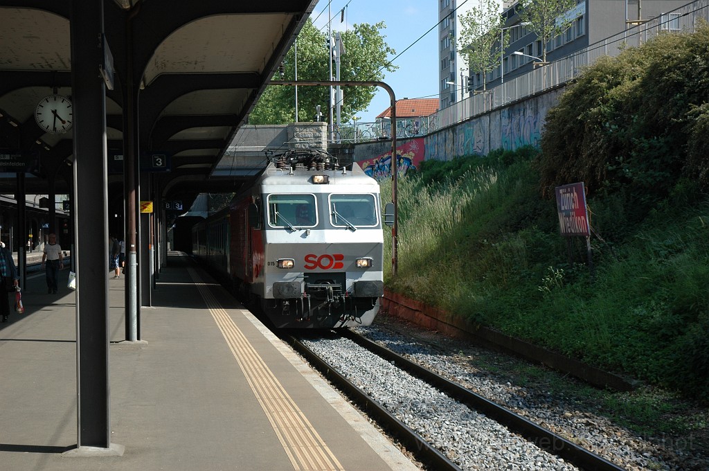 2111-0038-130511.jpg - SOB Re 446.015-0 / Zürich-Wiedikon 13.5.2011