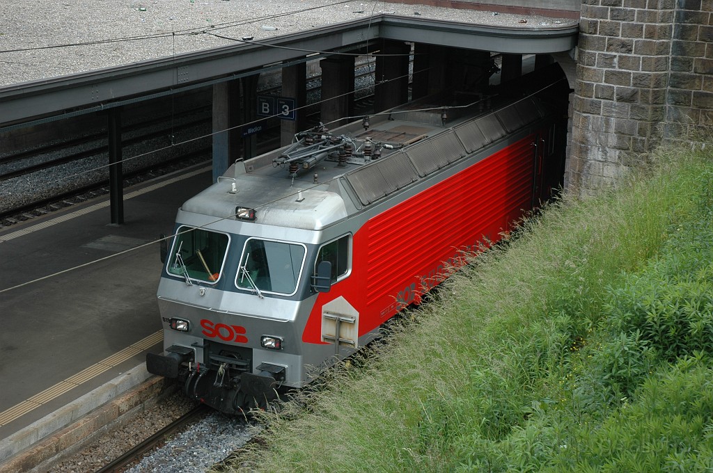2112-0030-170511.jpg - SOB Re 446.015-0 / Zürich-Wiedikon 17.5.2011
