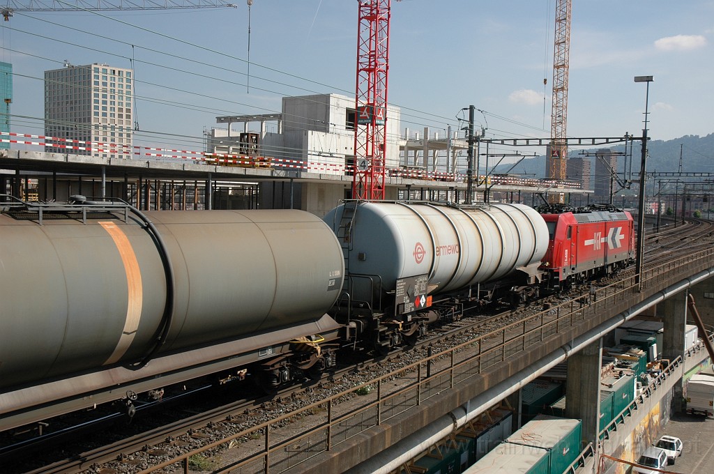 2121-0030-230511.jpg - HGK 185.584-0 / Zürich Käferbergbrücke 23.5.2011