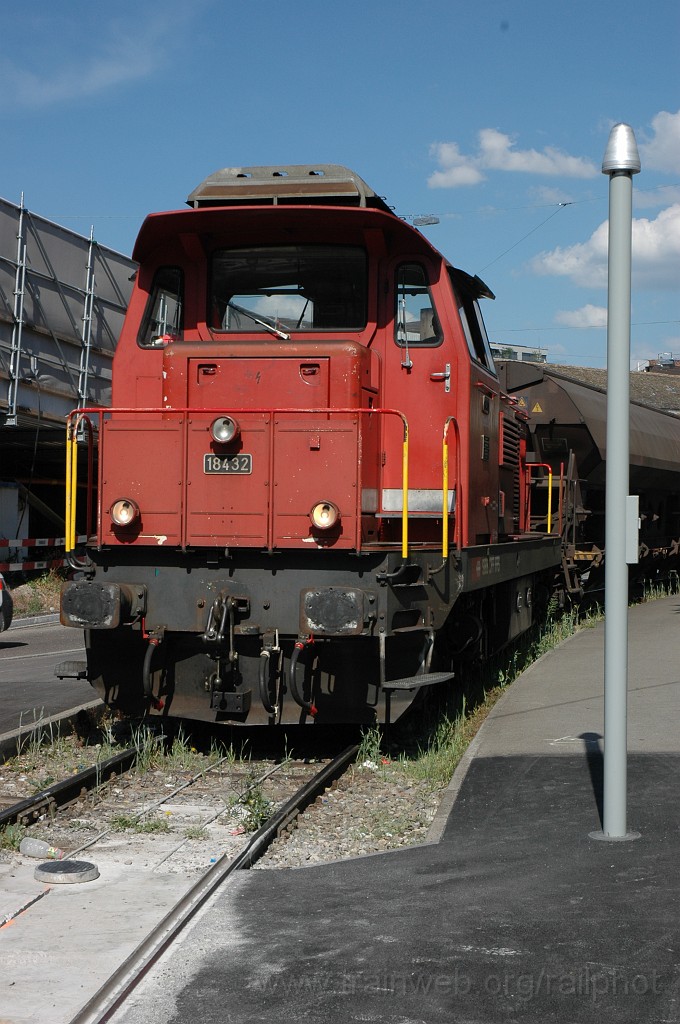 2124-0002-240511.jpg - SBB-CFF Bm 4/4 18432 / Escher-Wyss Platz 24.5.2011