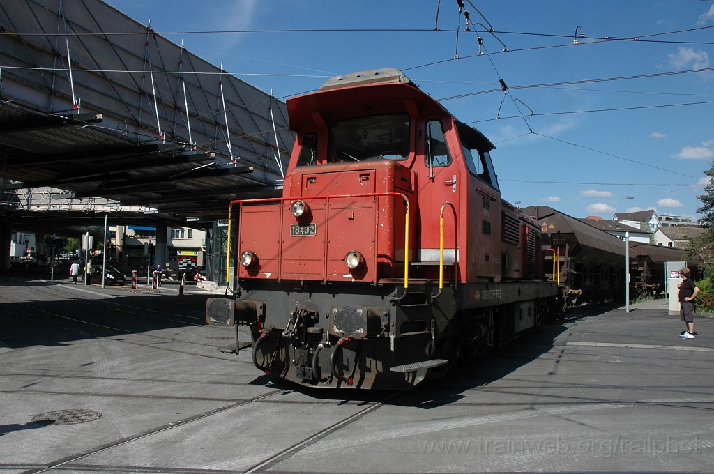 2124-0011-240511.jpg - SBB-CFF Bm 4/4 18432 / Escher-Wyss Platz 24.5.2011