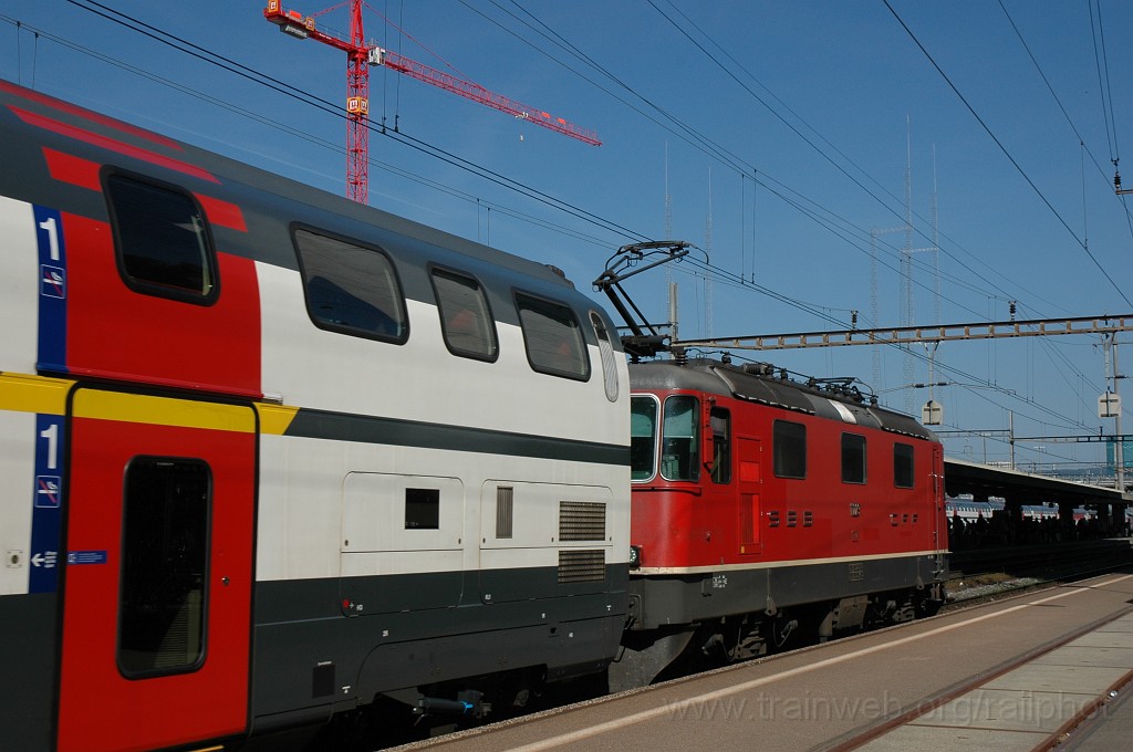 2125-0007-250511.jpg - SBB-CFF Re 4/4'' 11229 / Zürich-Altstetten 25.5.2011