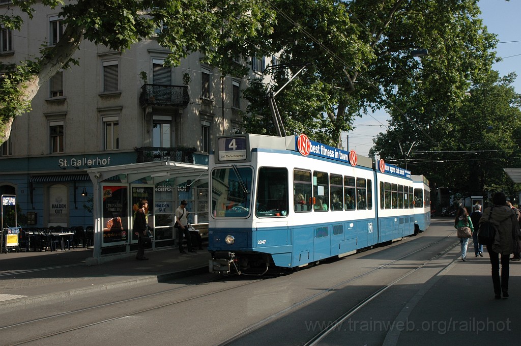 2131-0018-100611.jpg - VBZ Be 4/6'' 2047 + Be 2/4 2407 / Sihlquai 10.6.2011