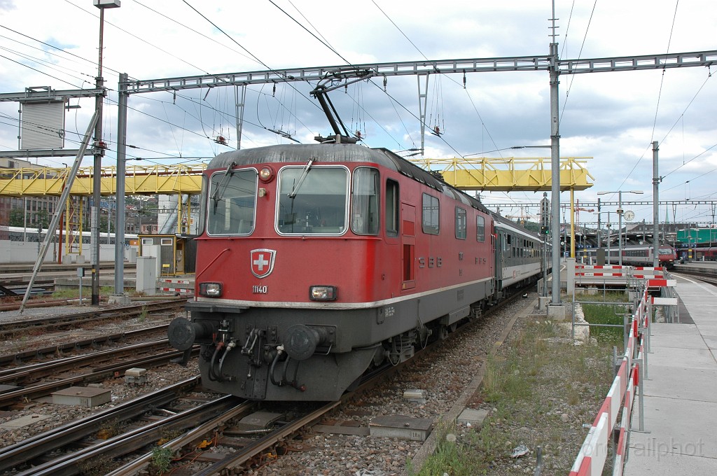 2132-0032-100611.jpg - SBB-CFF Re 4/4'' 11140 / Zürich HB 10.6.2011