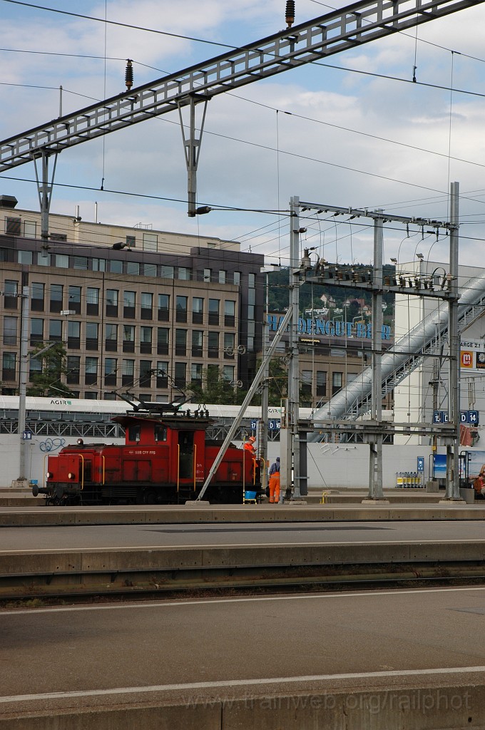 2134-0022-100611.jpg - SBB-CFF Ee 3/3 16427 / Zürich HB 10.6.2011