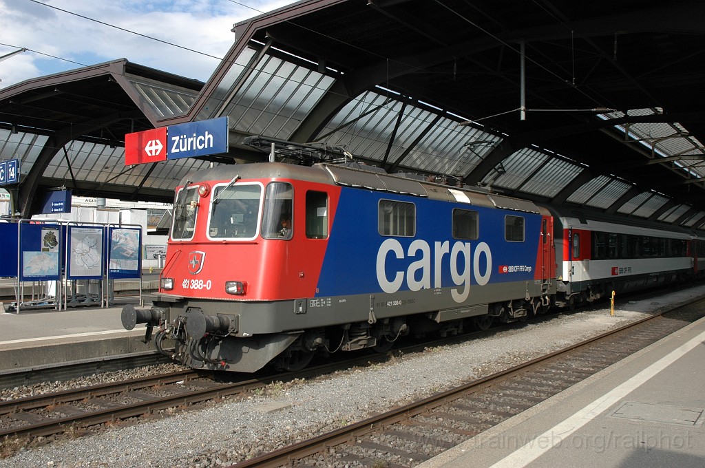 2134-0026-100611.jpg - SBB-CFF Re 421.388-0 / Zürich HB 10.6.2011