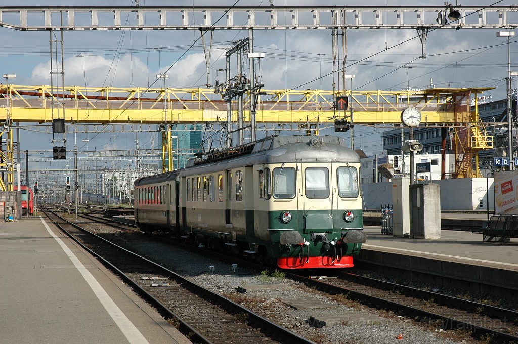 2137-0021-170611.jpg - DSF BDe 4/4 80 «Koblenz» + ABt 12 / Zürich HB 17.6.2011