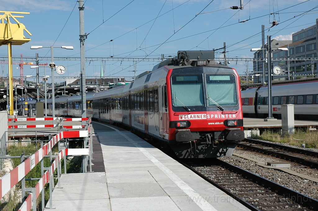 2138-0033-210611.jpg - SBB-CFF At 50 85 19-43 801-6 / Zürich HB 21.6.2011
