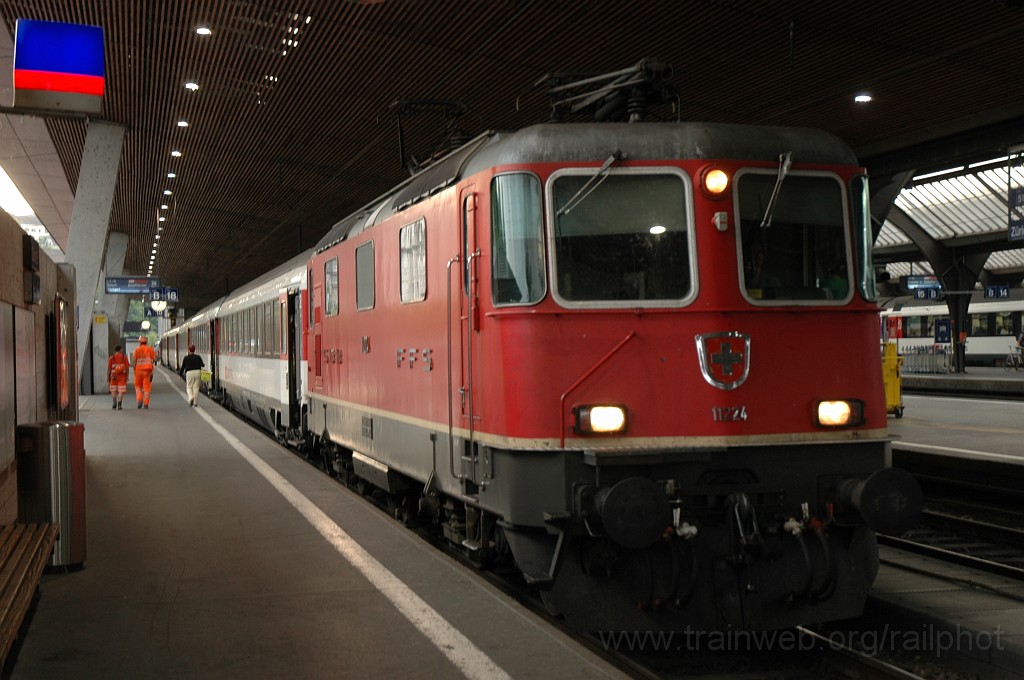 2141-0006-070711.jpg - SBB-CFF Re 4/4'' 11224 / Zürich HB 7.7.2011