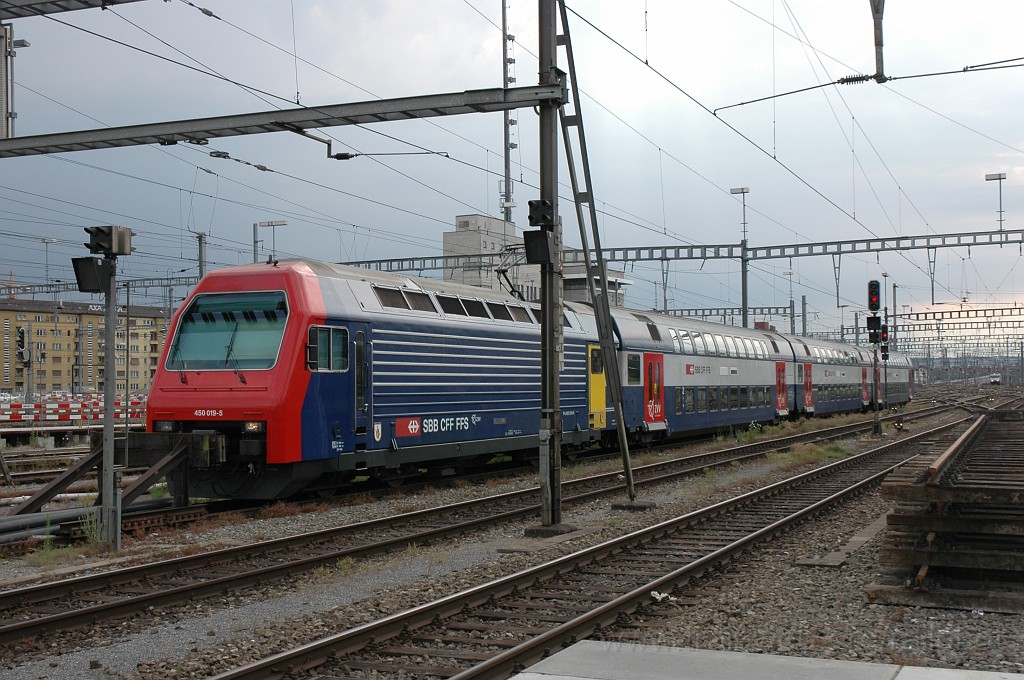 2142-0007-070711.jpg - SBB-CFF Re 450.019-5 «Stäfa» / Zürich HB 7.7.2011
