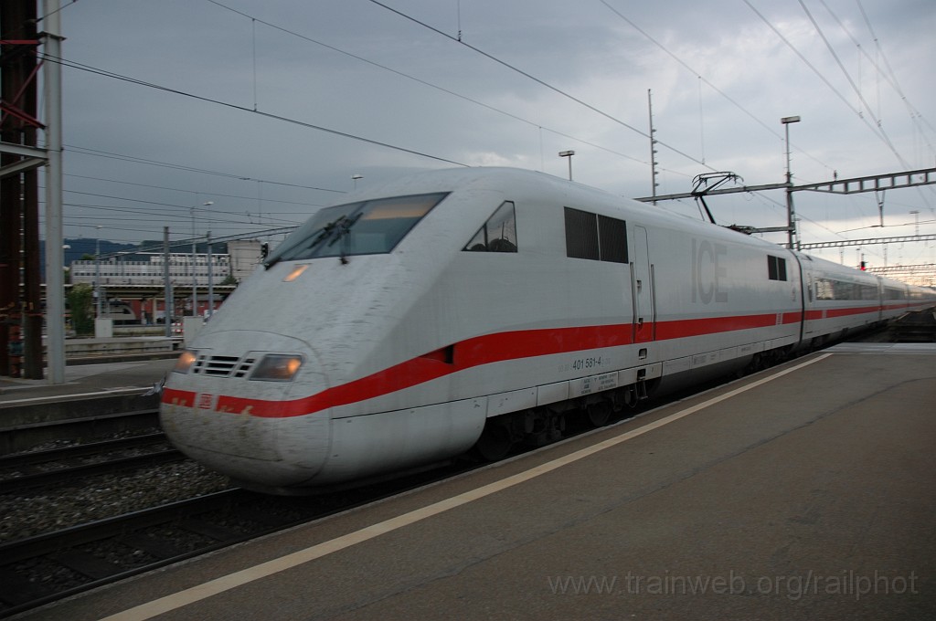 2142-0021-070711.jpg - DBAG ICE 401.581-4 «Interlaken» / Zürich HB 7.7.2011