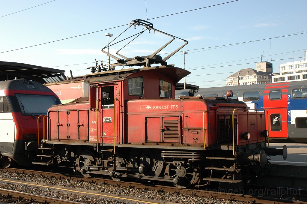 2144-0007-120711.jpg - SBB-CFF Ee 3/3 16427 / Zürich HB 12.7.2011