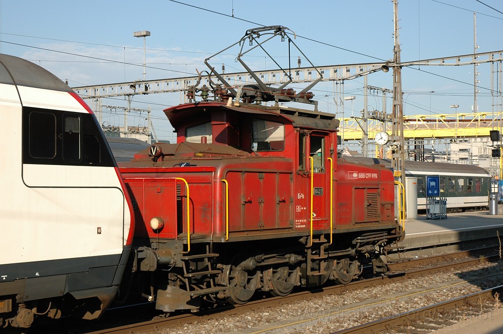 2144-0027-120711.jpg - SBB-CFF Ee 3/3 16427 / Zürich HB 12.7.2011