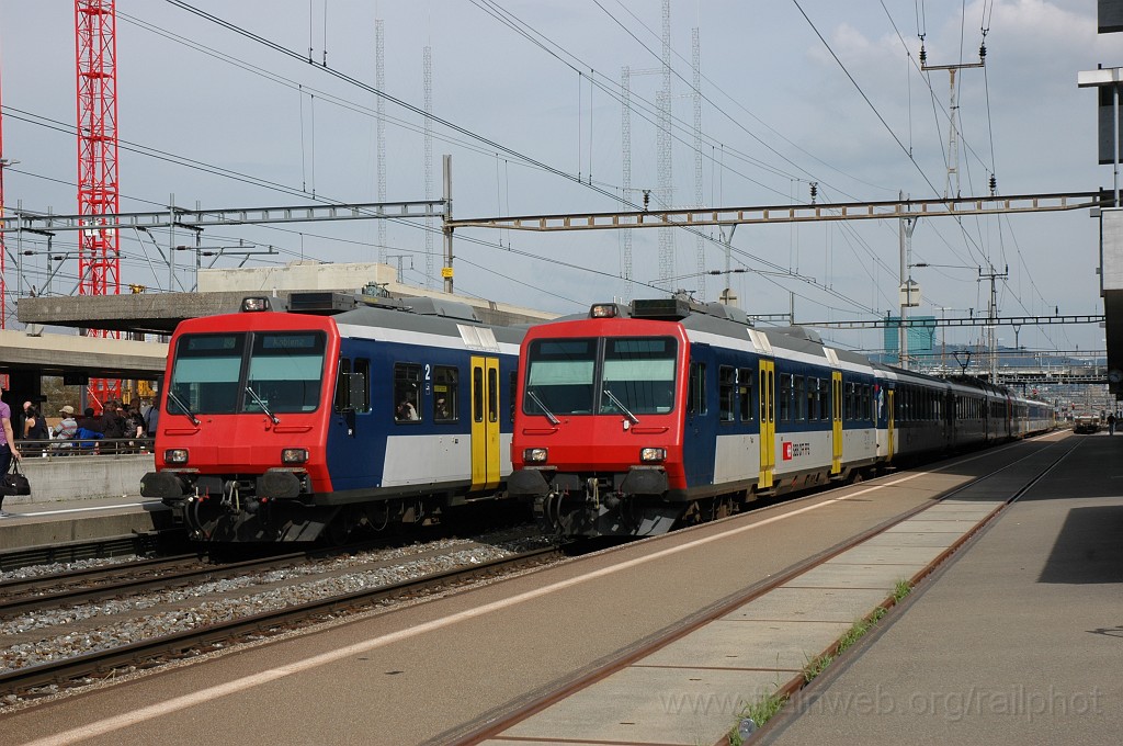 2146-0037-150711.jpg - SBB-CFF Bt 50 85 29-35 906-1 + 965-7 / Zürich-Altstetten 15.7.2011