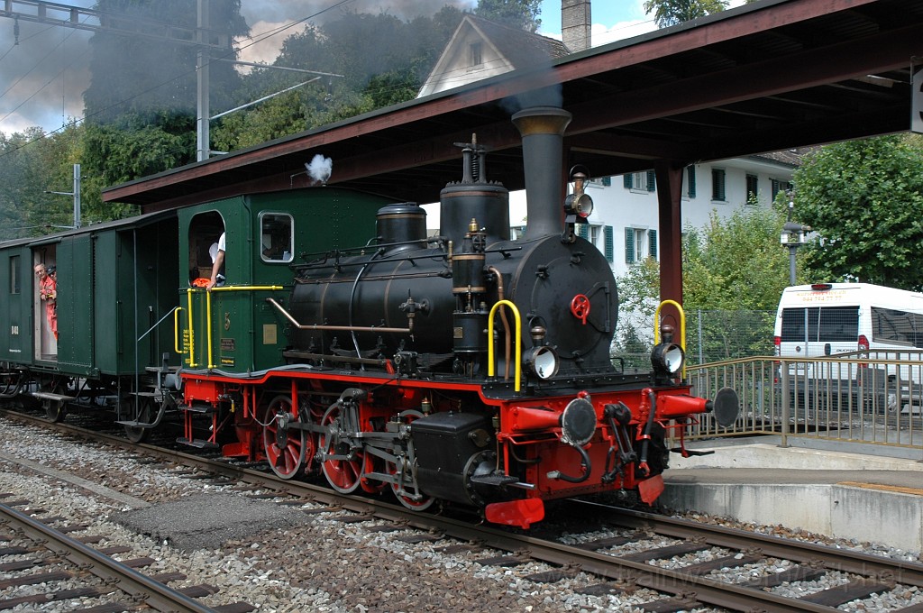 2157-0041-310711.jpg - ZMB E 3/3 5 «Schnaaggi-Schaaggi» / Langnau-Gattikon 31.7.2011