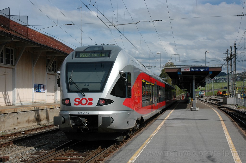 2166-0019-130811.jpg - SOB RABe 526.047-6 / Samstagern 13.8.2011