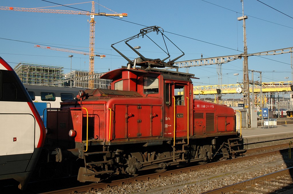 2167-0048-170811.jpg - SBB-CFF Ee 3/3 16351 / Zürich HB 17.8.2011