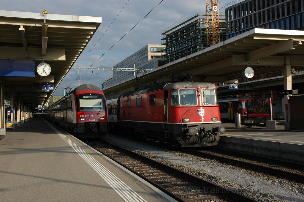 2175-0039-290811.jpg - SBB-CFF Re 4/4'' 11209 + RABe 514.053-8 / Zürich HB 29.8.2011