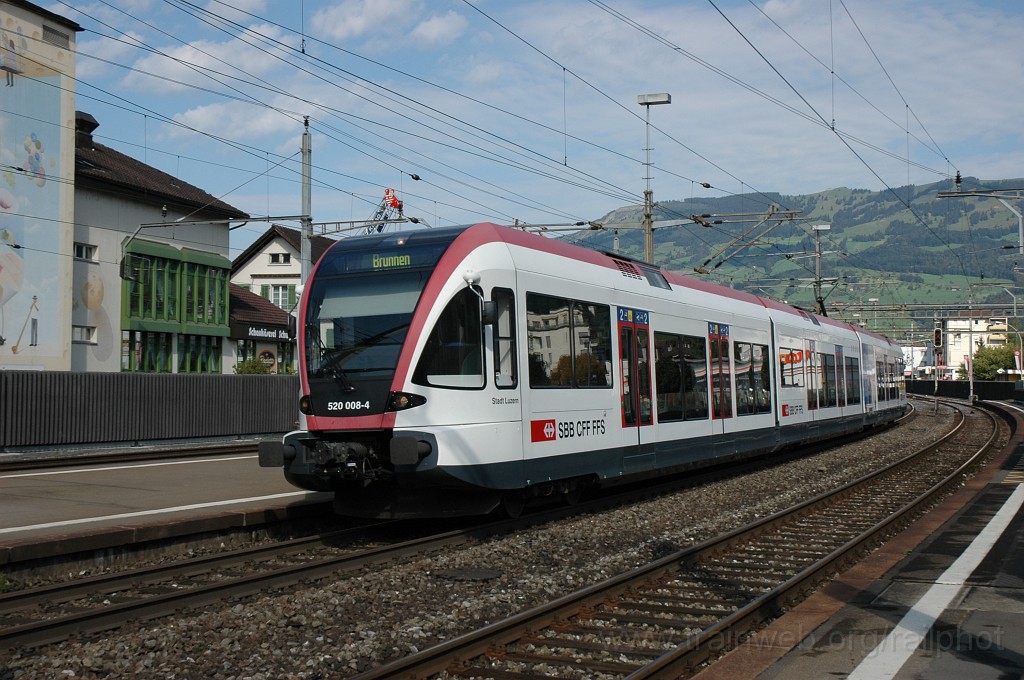 2177-0028-020911.jpg - SBB-CFF RABe 520.008-4 «Stadt Luzern» / Schwyz 2.9.2011