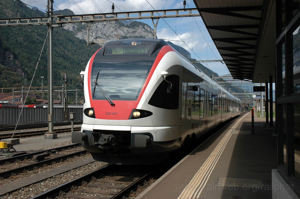 2179-0029-020911.jpg - SBB-CFF RABe 523.037 / Erstfeld 2.9.2011