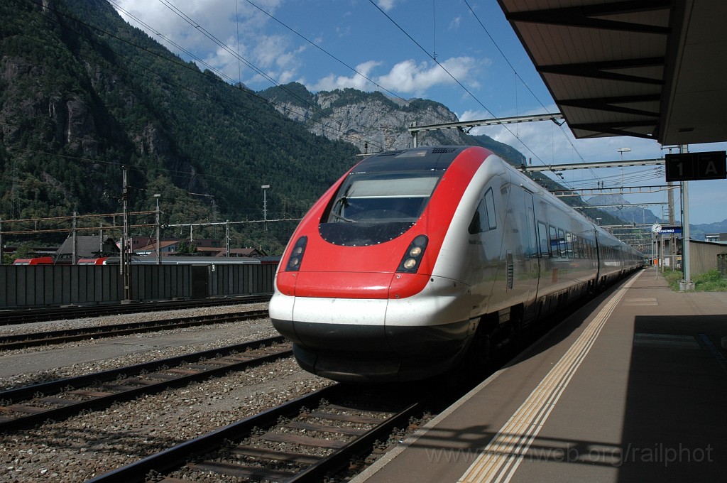 2180-0009-020911.jpg - SBB-CFF ICN RABDe 500.043-5 «Harald Szeemann» / Erstfeld 2.9.2011