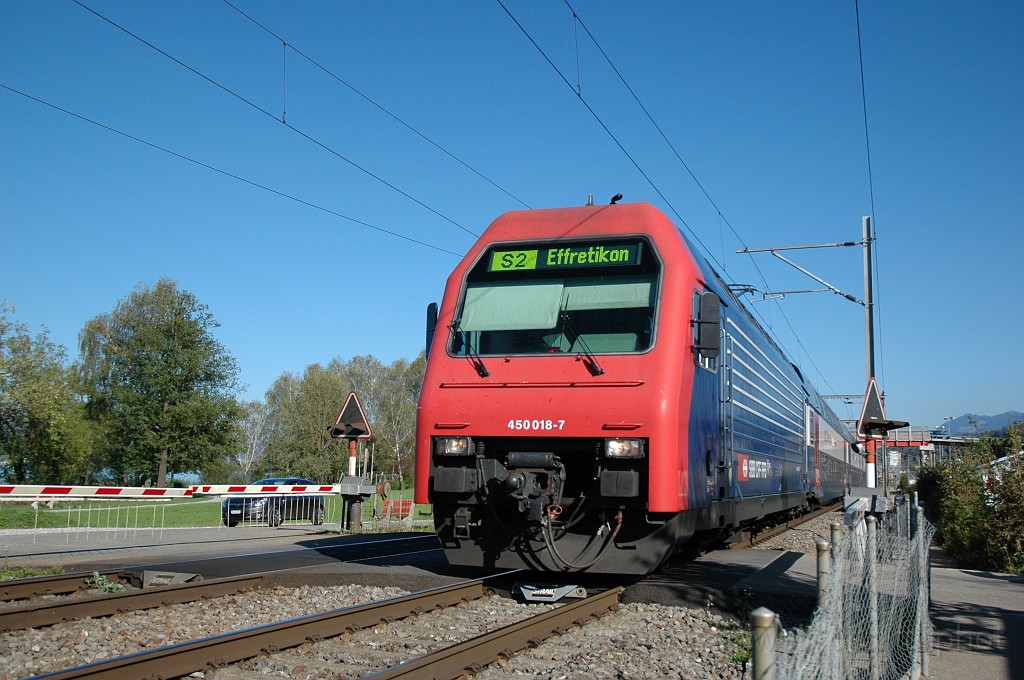 2194-0027-120911.jpg - SBB-CFF Re 450.018-7 «Hirslanden / Hottingen» / Freienbach 12.9.2011