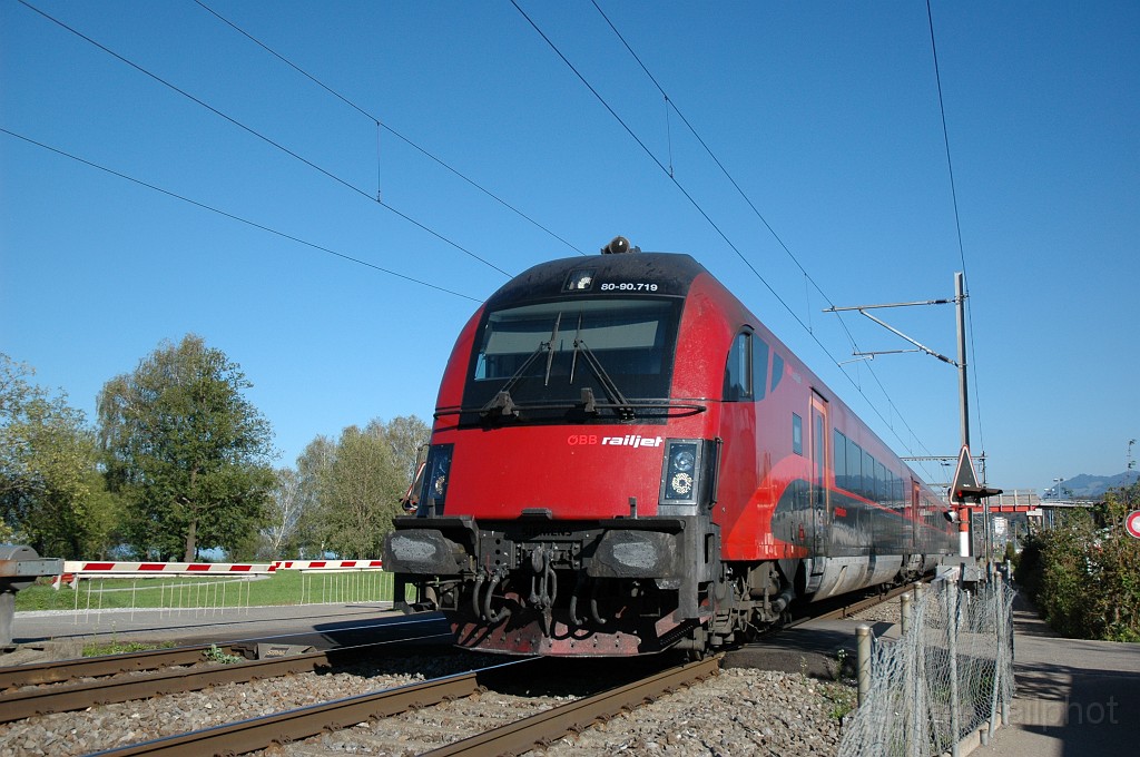 2194-0037-120911.jpg - ÖBB Afmpz 73 81 80-90 719-3 / Freienbach 12.9.2011