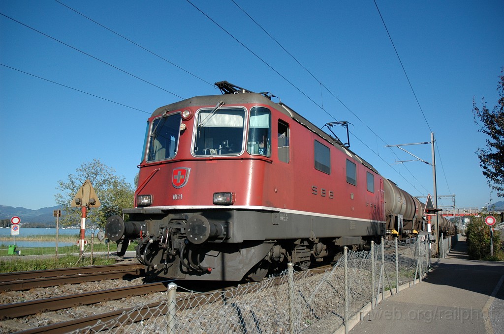 2195-0016-120911.jpg - SBB-CFF Re 4/4'' 11171 / Freienbach 12.9.2011