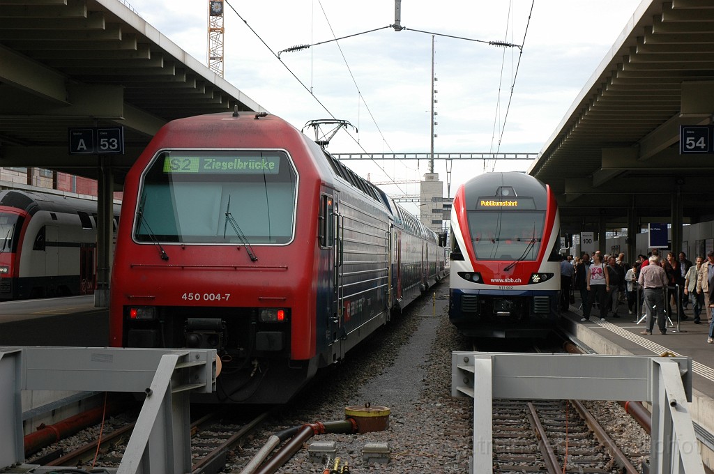 2199-0014-170911.jpg - SBB-CFF RABe 511.002 «Stadt Zürich» + Re 450.004-7 «Stettbach» / Zürich HB 17.9.2011