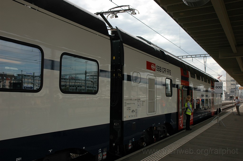 2200-0013-170911.jpg - SBB-CFF RABe 511.002 «Stadt Zürich» / Zürich HB 17.9.2011
