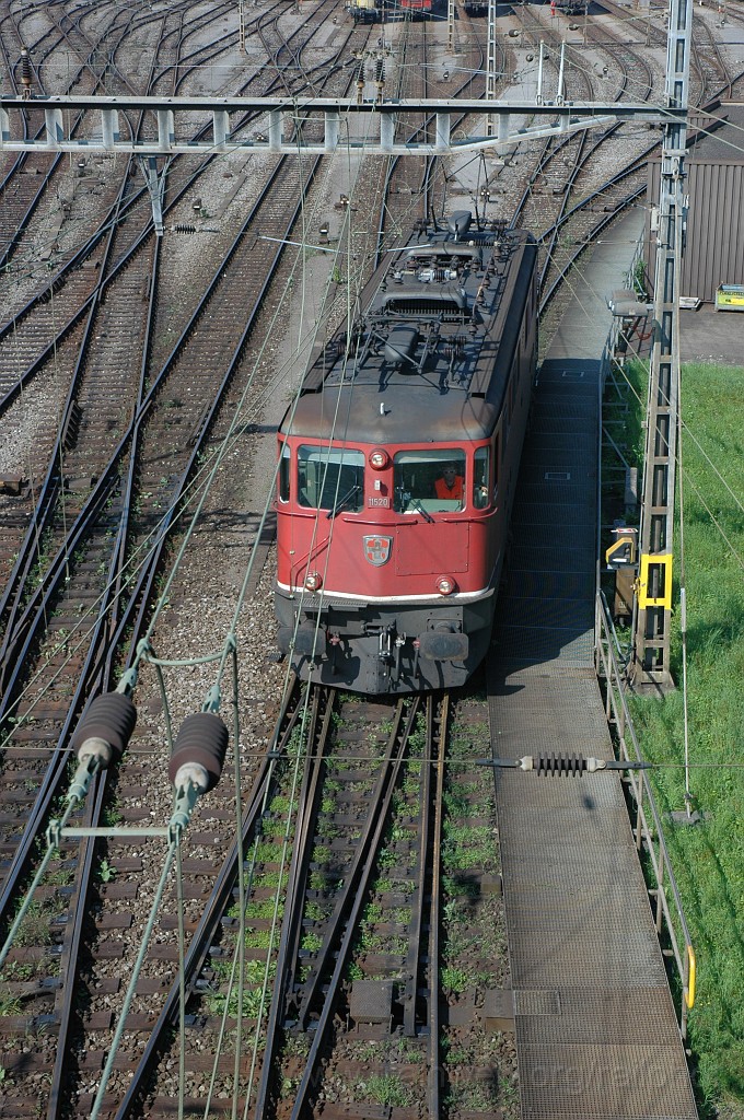 2203-0006-260911.jpg - SBB-CFF Ae 6/6 11520 «Langnau BE» / Spreitenbach-Tivoli (RBL) 26.9.2011