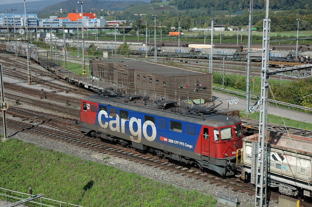 2206-0022-260911.jpg - SBB-CFF Ae 610.496-2 «Stadt Wil» / Spreitenbach-Tivoli (RBL) 26.9.2011