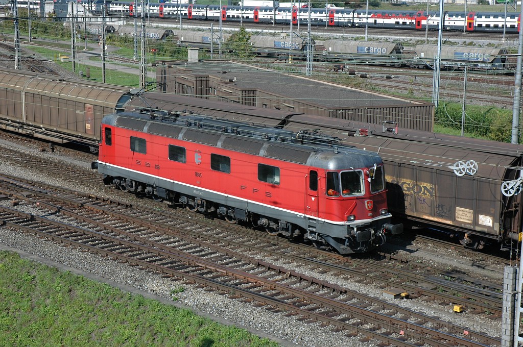 2208-0042-260911.jpg - SBB-CFF Re 6/6 11605 «Uster» / Spreitenbach-Tivoli (RBL) 26.9.2011
