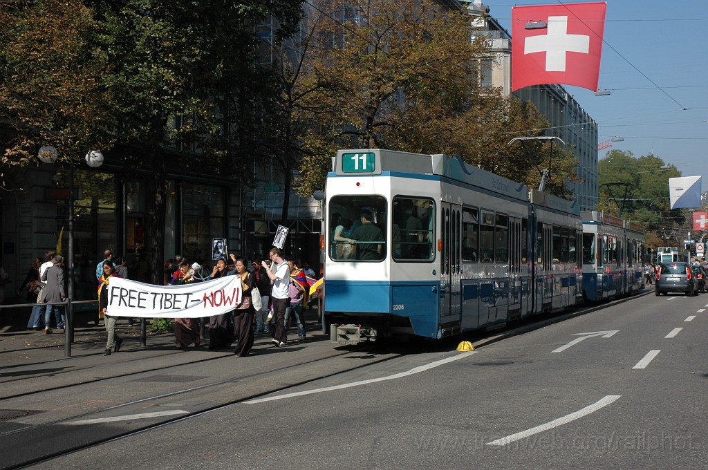 2210-0025-011011.jpg - VBZ Be 4/6' (Remorque) 2306 + Be 4/6' 2027 / Rennweg 1.10.2011